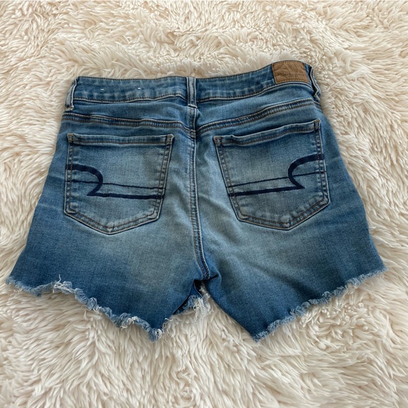 American Eagle Outfitters Frayed Hem Blue Denim Shorts - Picture 4 of 4
